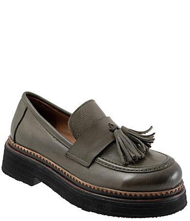 Bueno Gillian Tassel Platform Loafer Product Image