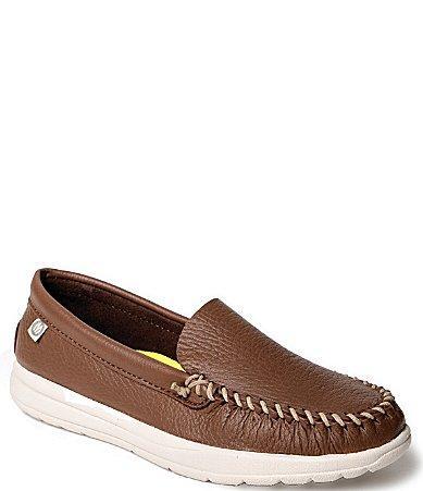 Minnetonka Discover Deerskin Loafer Product Image