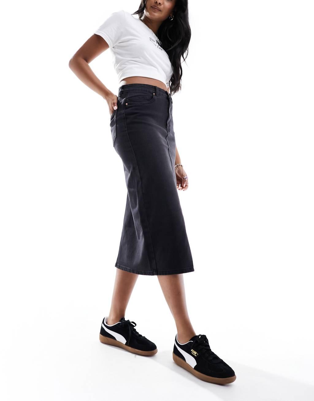 Vero Moda denim midaxi skirt with front split in washed black Product Image