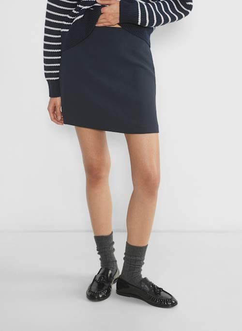 classic mini skirt Product Image