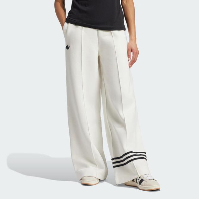 Adicolor Neuclassics Track Pants Product Image