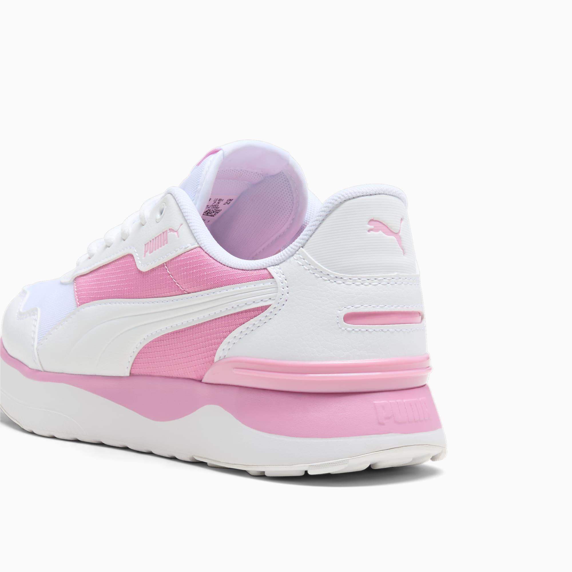 R78 Voyage Women's Sneakers Product Image