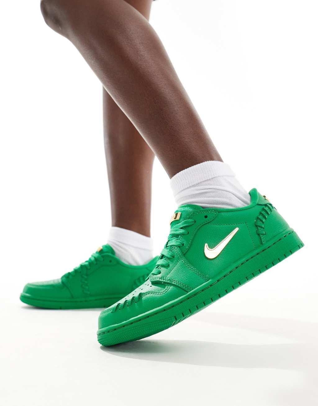 Nike Air Jordan Method make low sneakers in green  Product Image