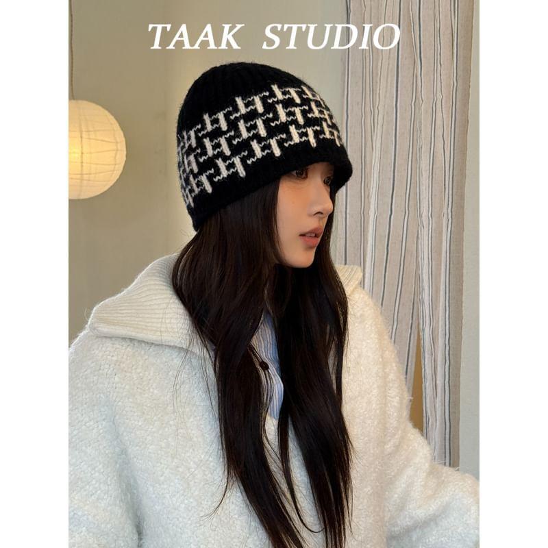 Two Tone Patterned Knit Beanie Product Image