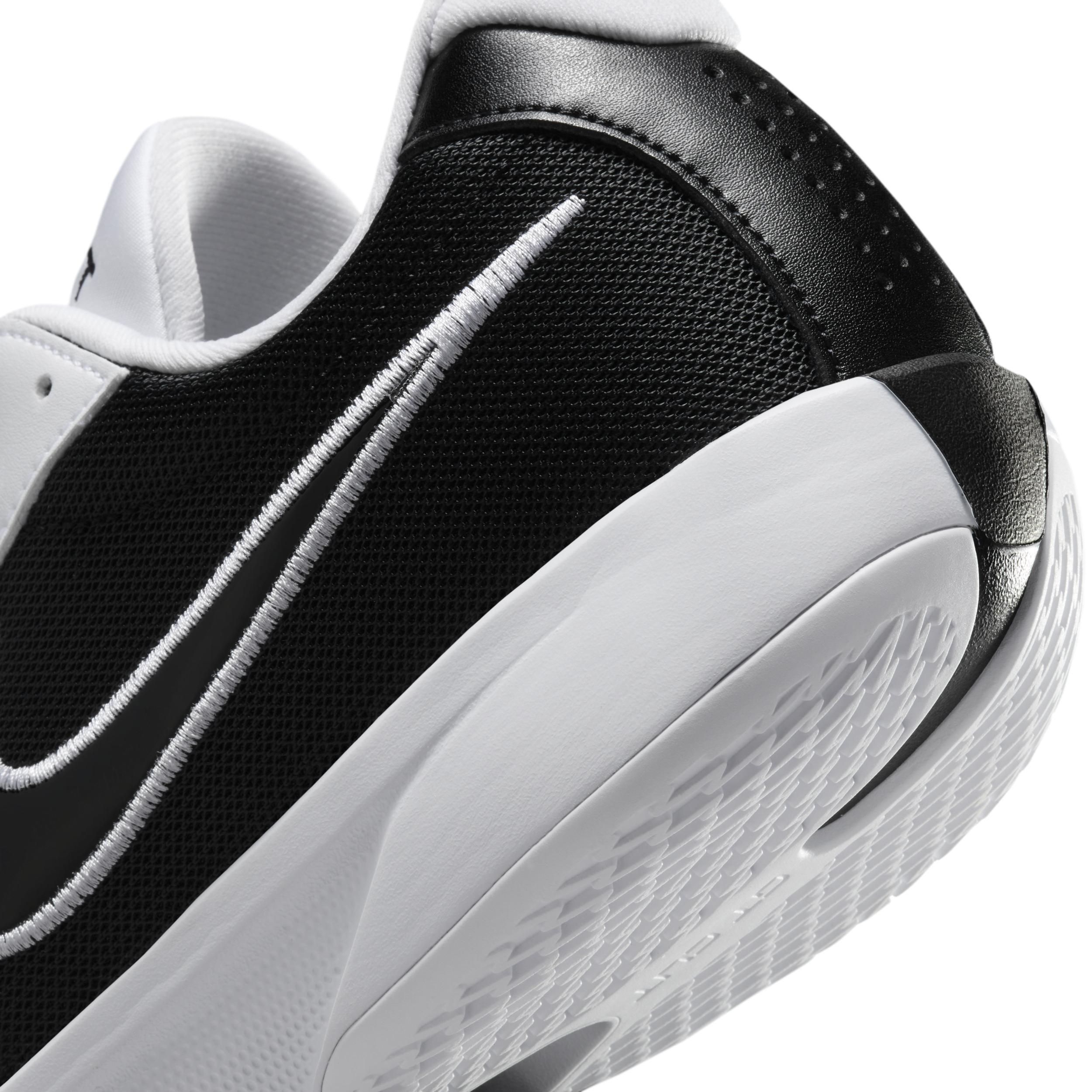 Nike Men's G.T. Cut Academy Basketball Shoes Product Image