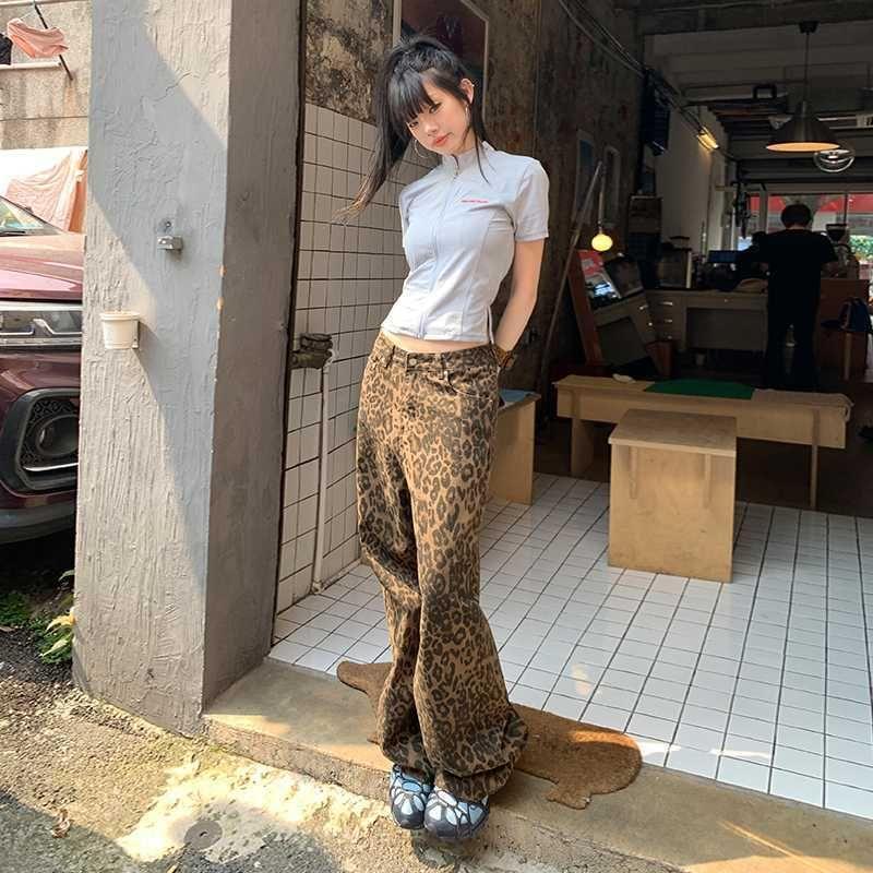 Low Rise Leopard Print Straight-Fit Wide-Leg Pants Product Image