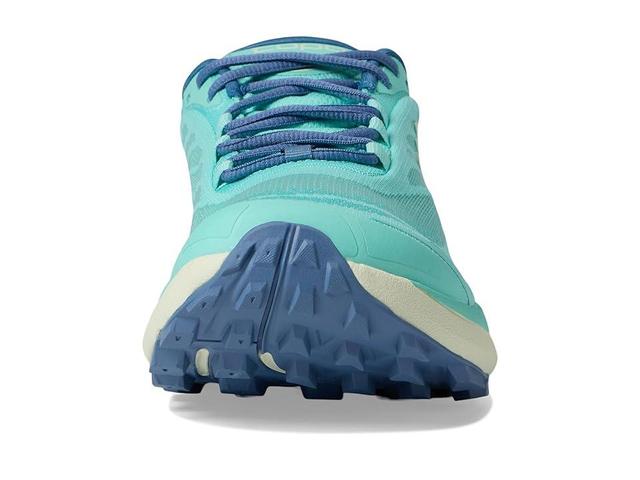 Topo Athletic Pursuit 2 Green) Women's Running Shoes Product Image