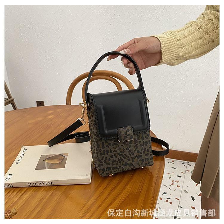 Leopard Print Flap Crossbody Bag Product Image