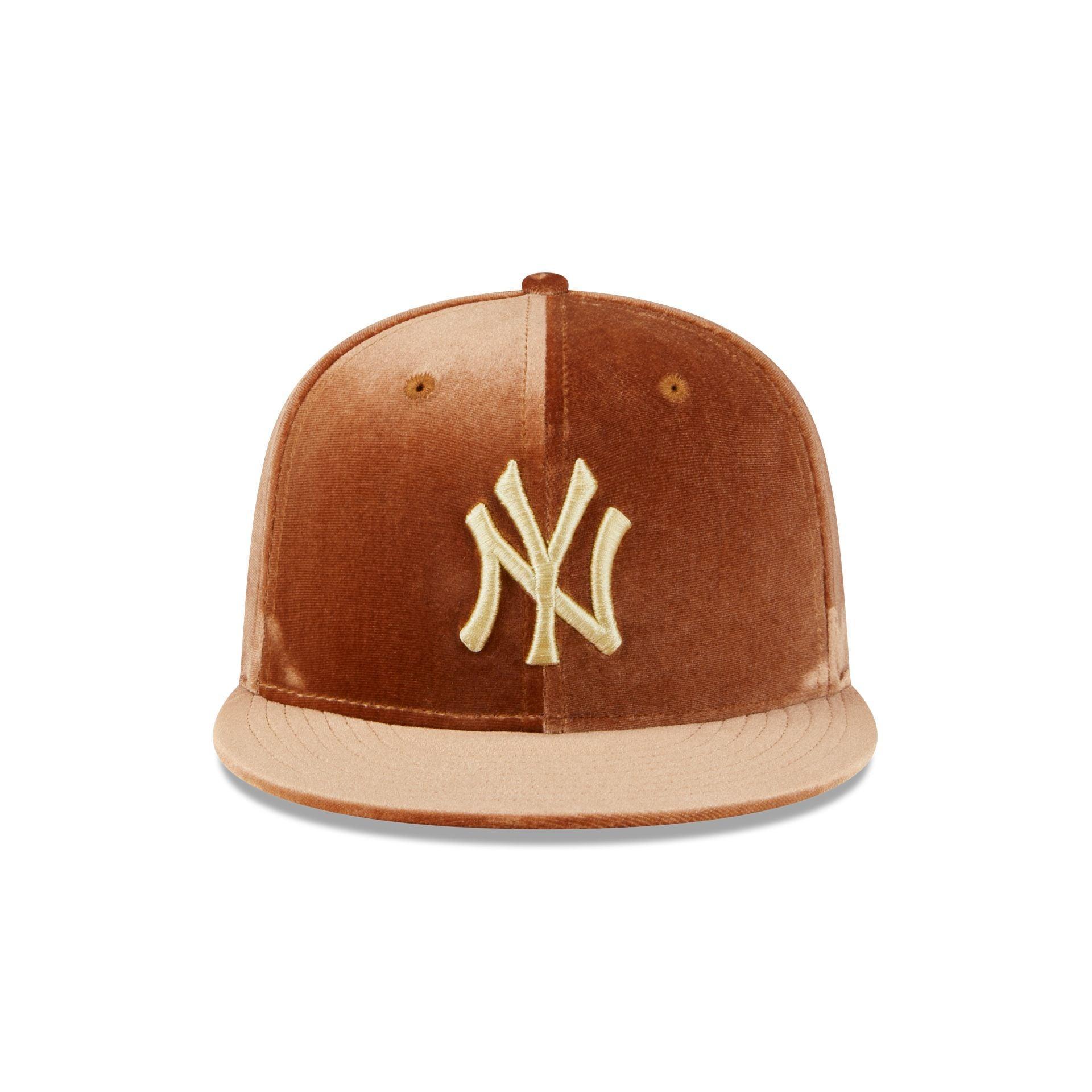 New York Yankees Vintage Velvet 59FIFTY Fitted Hat Male Product Image