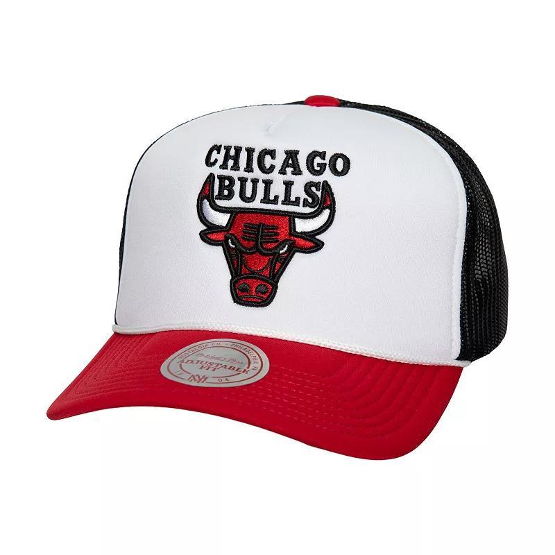 Mens Mitchell & Ness Chicago Bulls Hardwood Classics Blocker Foam Front Trucker Snapback Hat Product Image