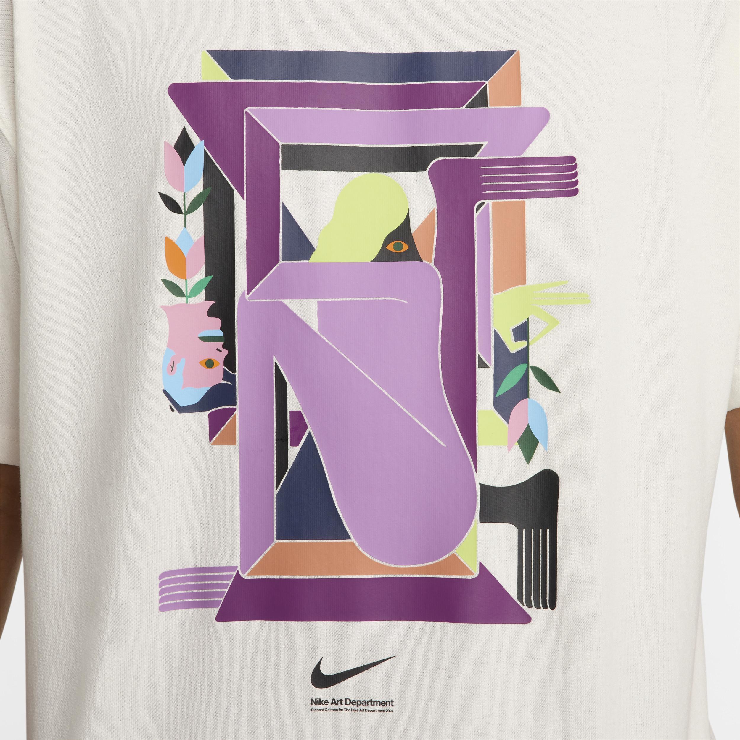 Nike Sportswear Men's T-Shirt Product Image