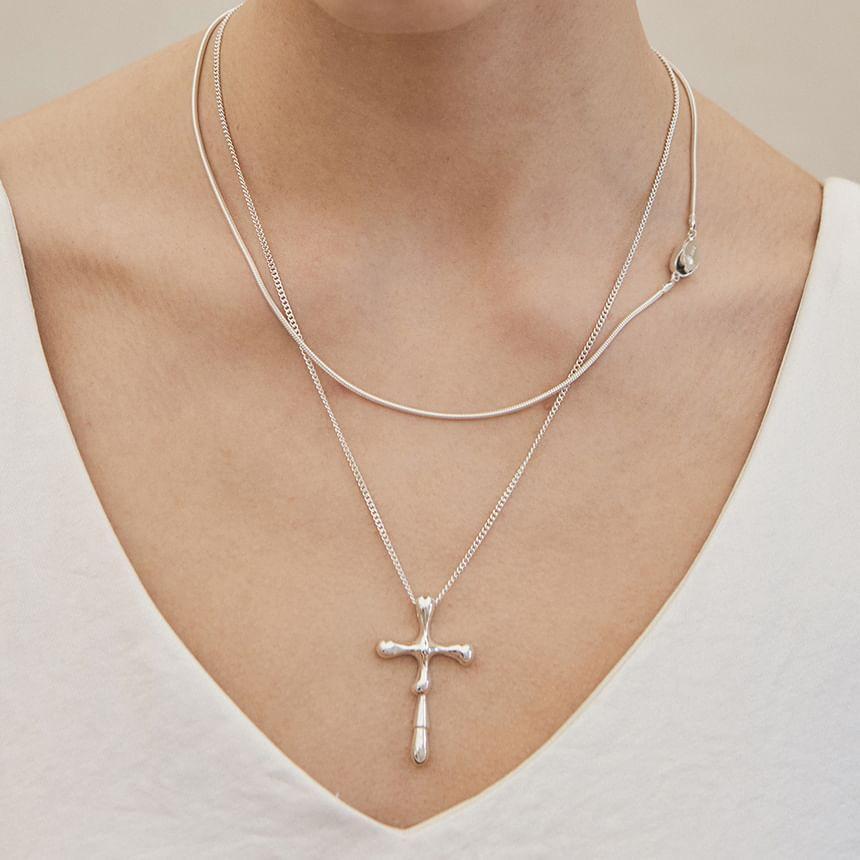 Cross Pendant Necklace Product Image