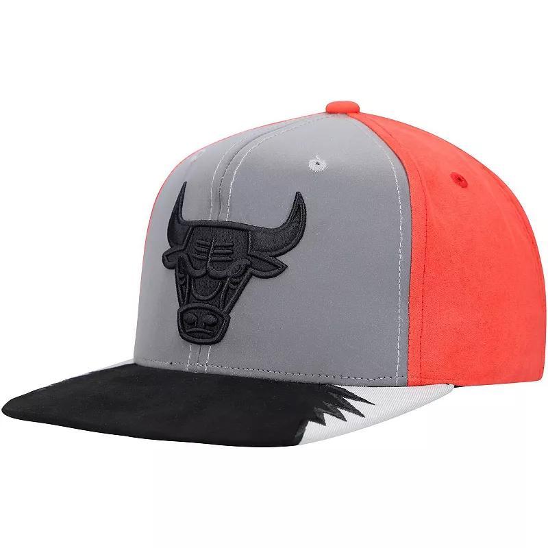 Mens Mitchell & Ness Gray/Red Chicago Bulls Day 5 Snapback Hat Product Image