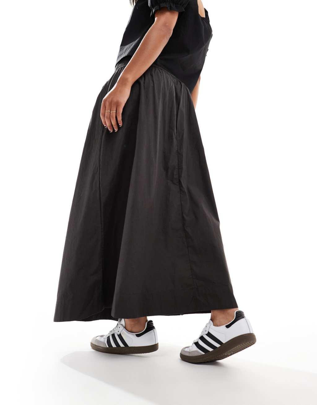 Cotton On v waist maxi skirt in black Product Image