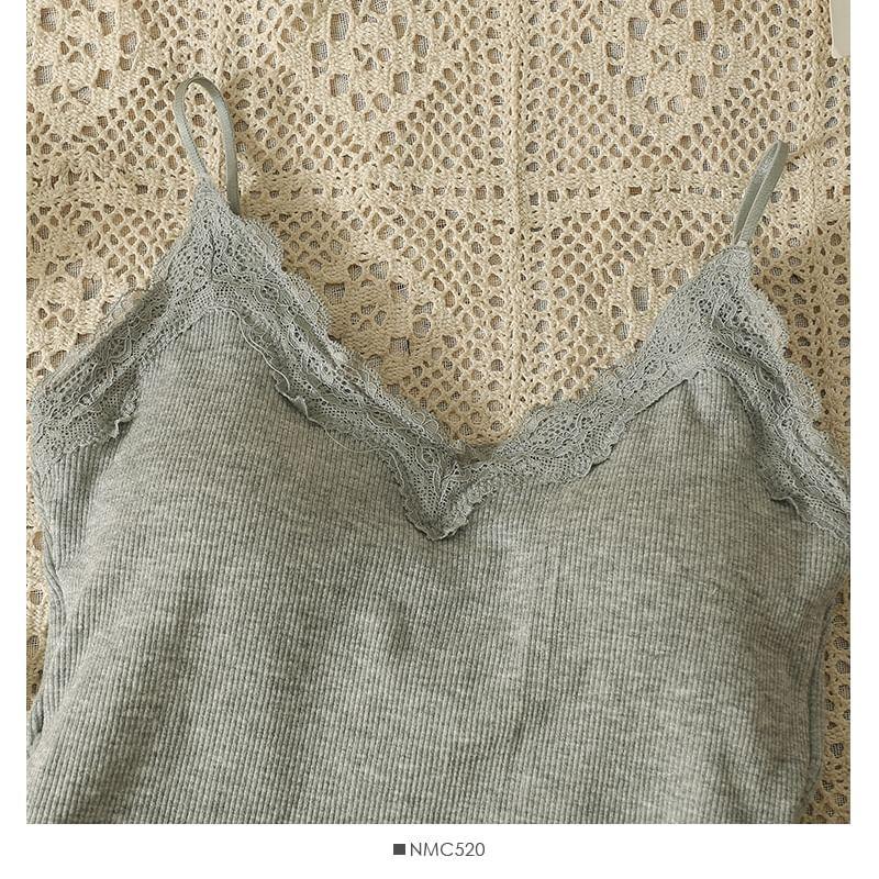 Lace-Trim Camisole Top with Pads in 5 Colors Product Image