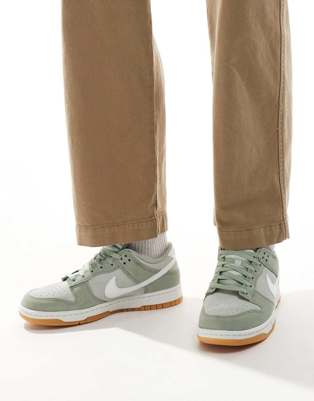 Nike Dunk Low Retro sneakers in green and white Product Image