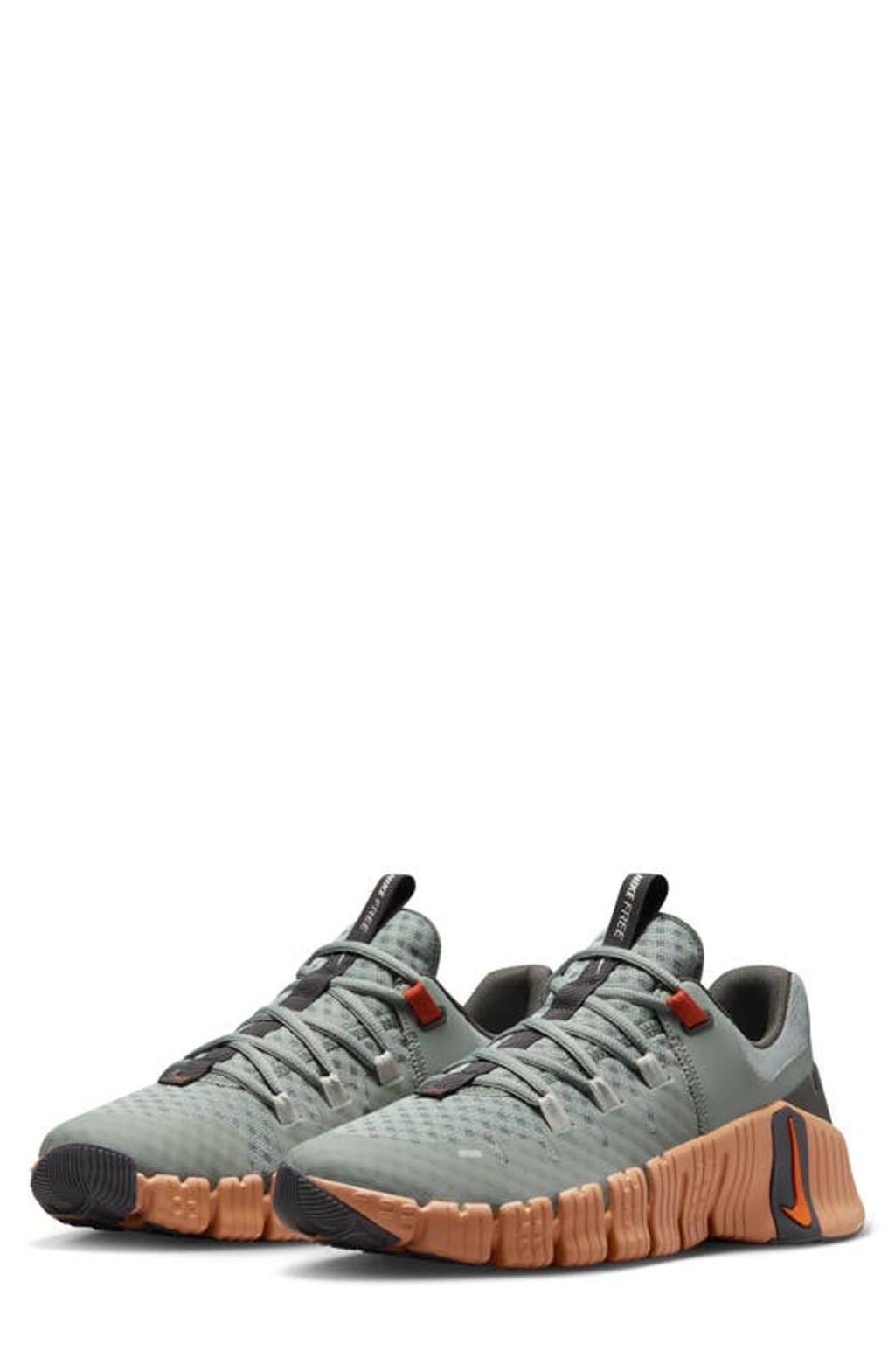 Free Metcon 5 Training Shoe In Grey Product Image