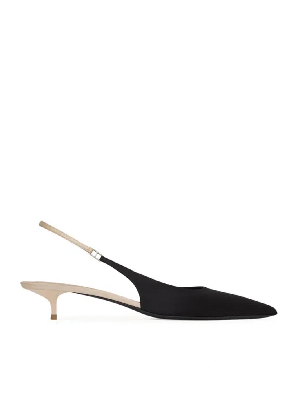 SAINT LAURENT Pumps In Black product image