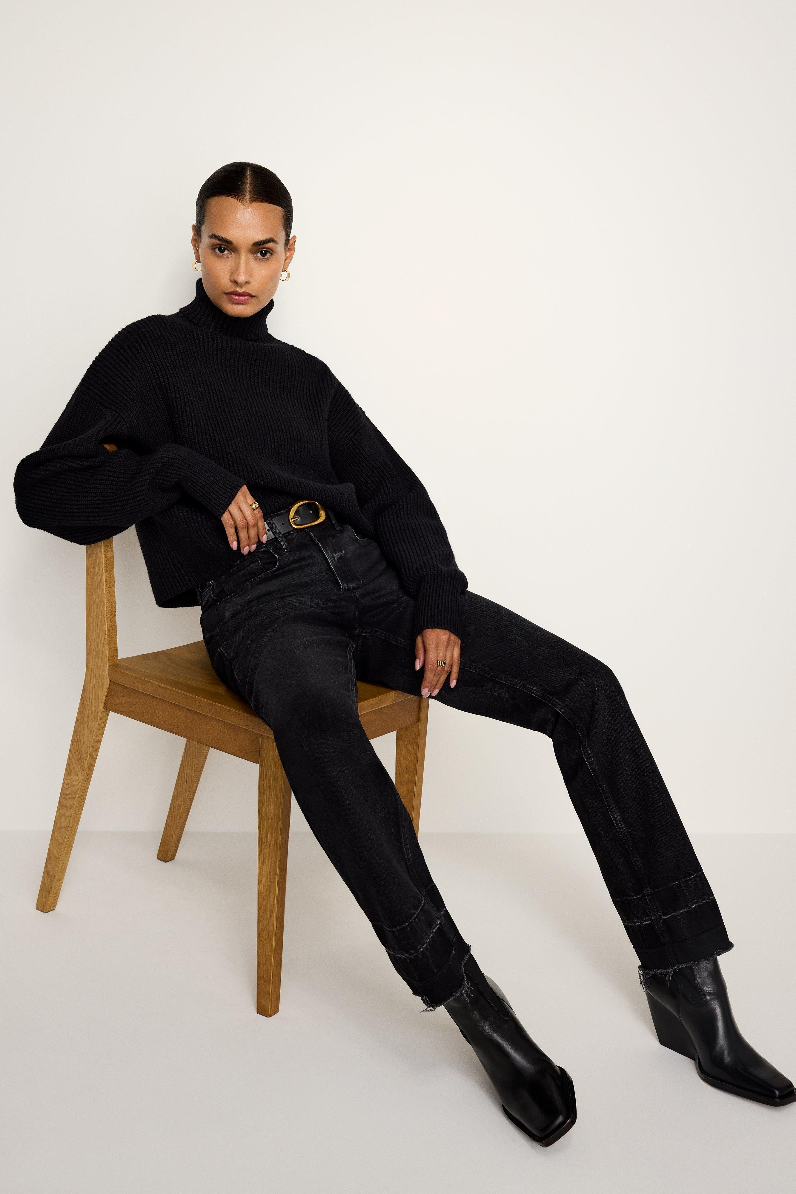 COZY RIBBED TURTLENECK | BLACK001 Product Image