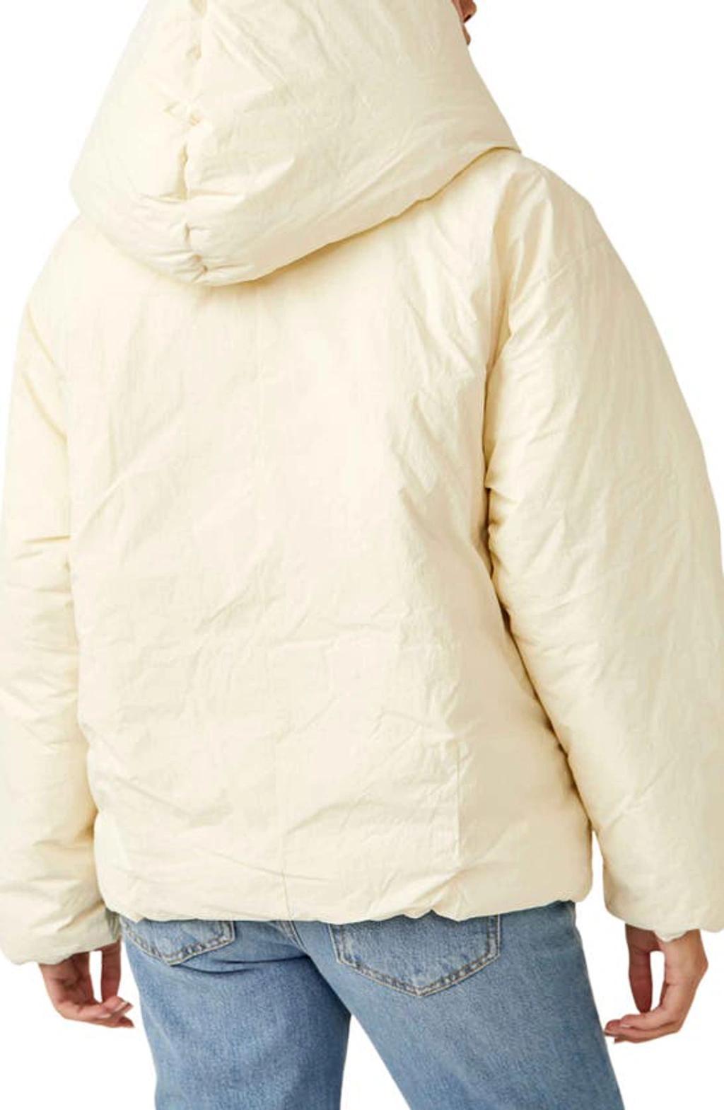 Cloud Puffer Jacket In Cloud Dancer Product Image