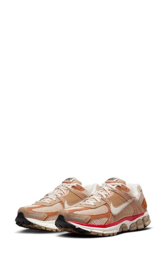 NIKE Zoom Vomero 5 Sneaker In Brown Product Image