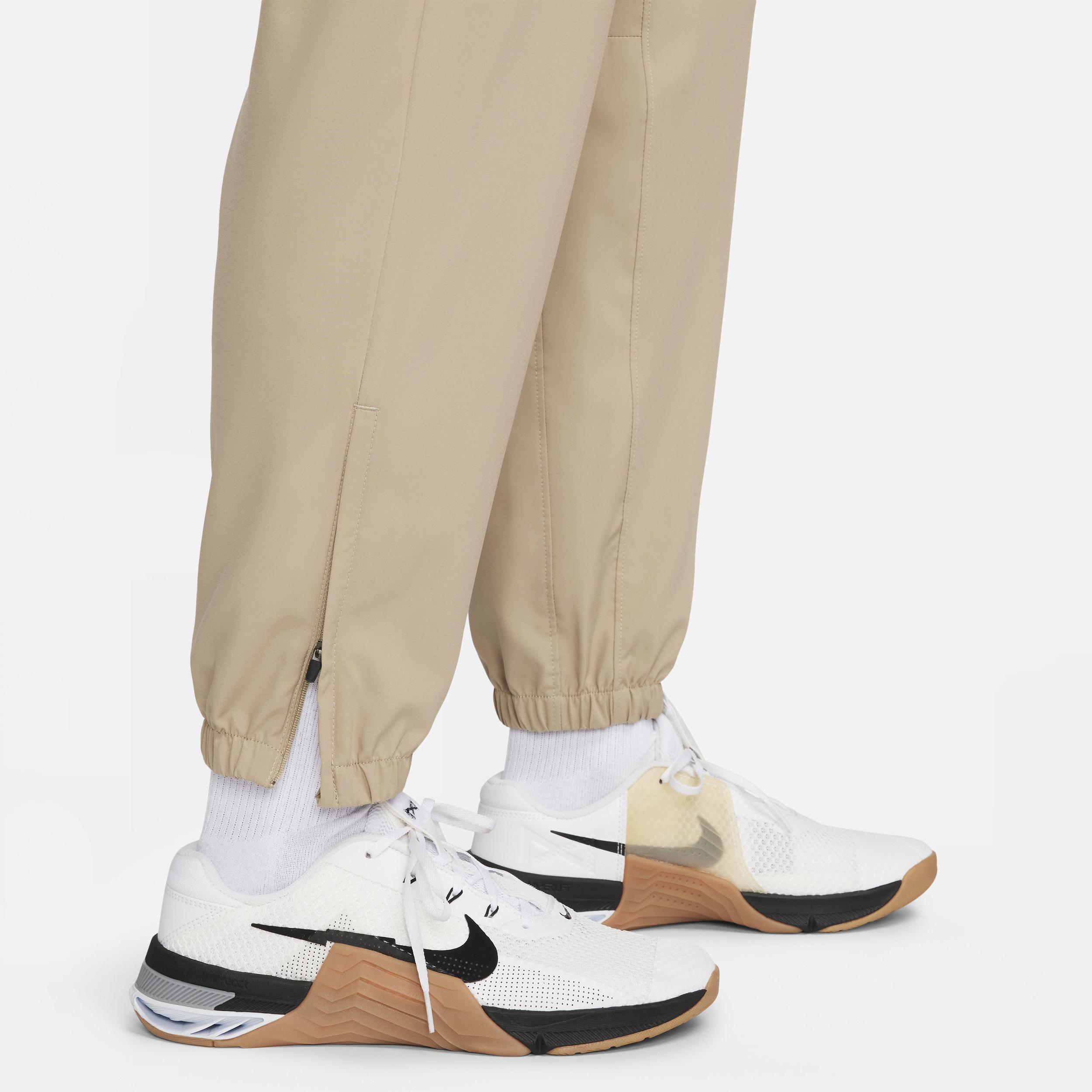 Nike Men's Form Dri-FIT Tapered Versatile Pants Product Image