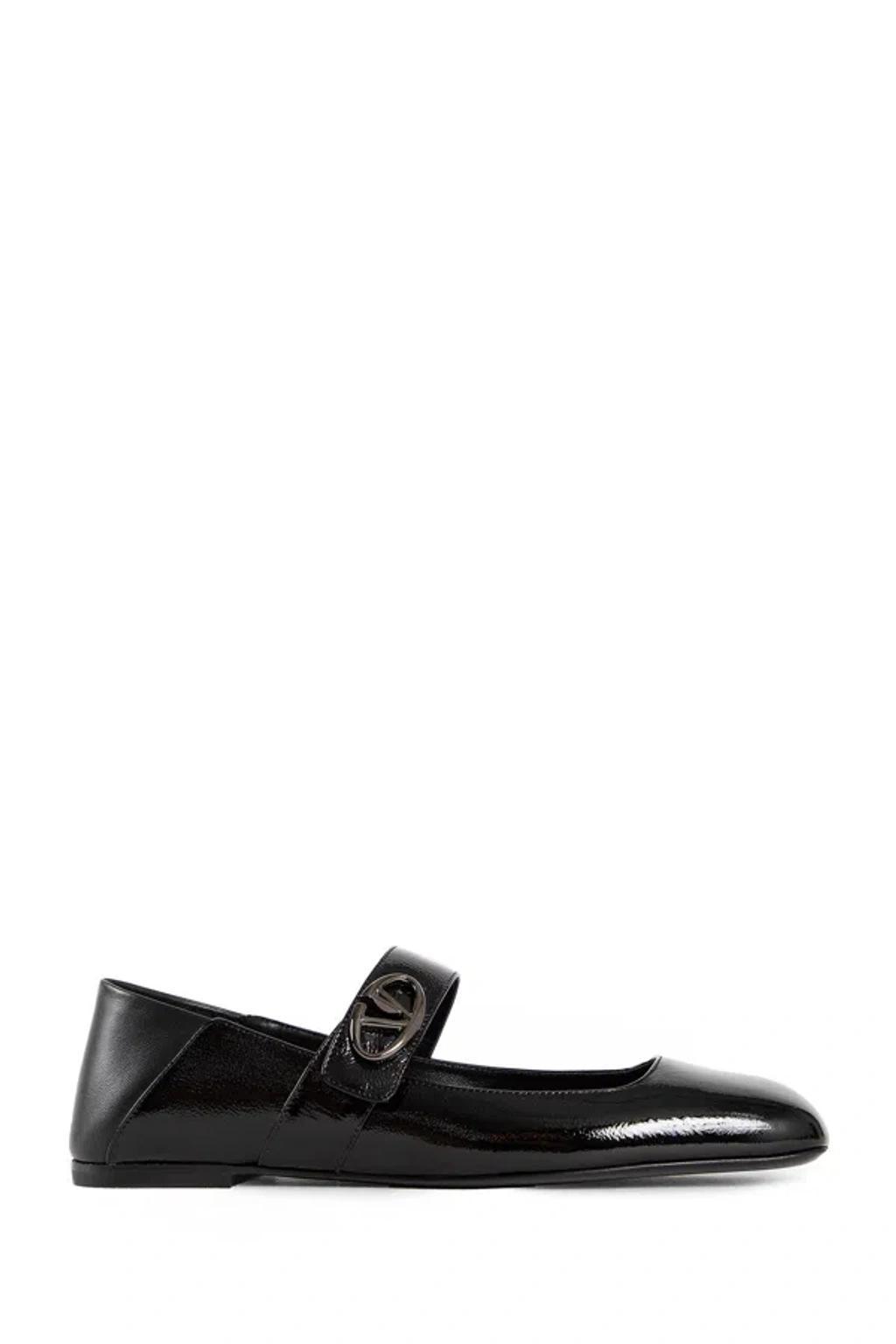 Womens Black Vlogo Locker Patent-leather Pumps Product Image