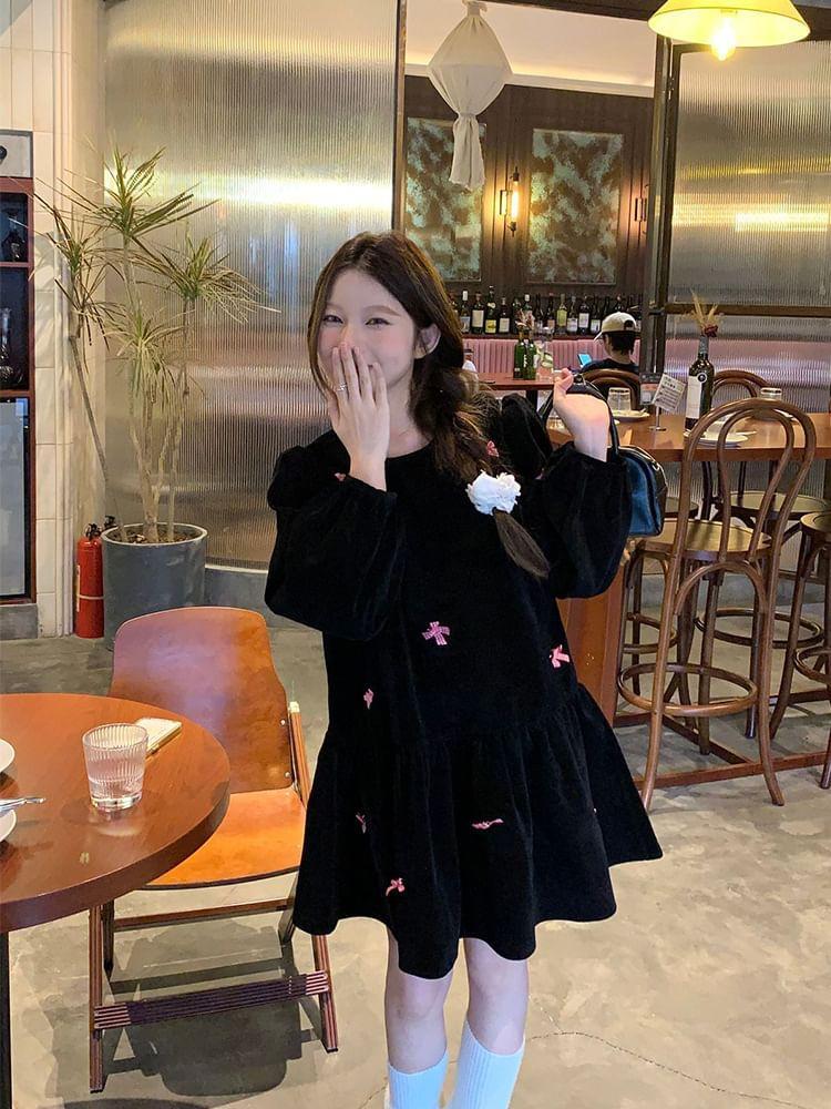 Long-Sleeve Round Neck Bow Velvet A-Line Dress Product Image