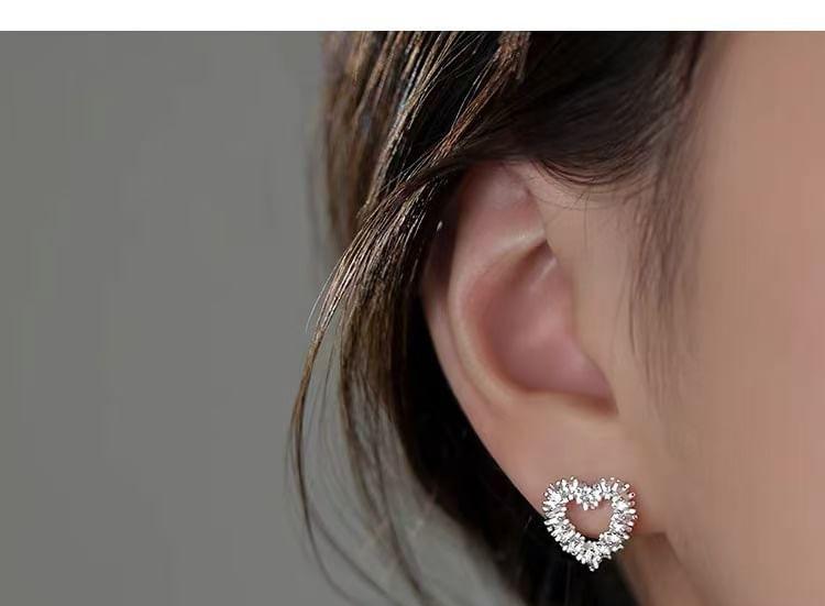 CZ Heart Stud Earring Product Image