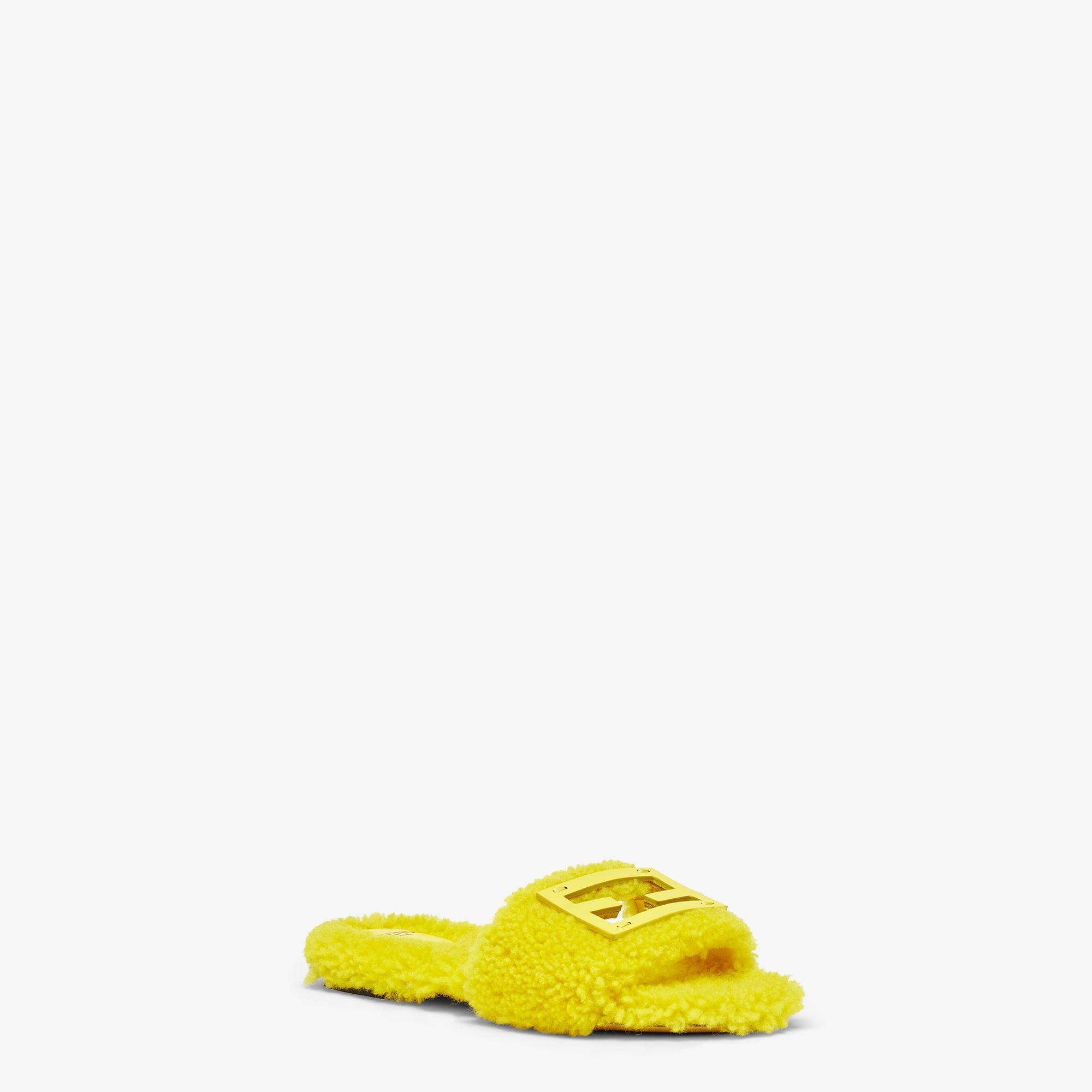 BaguetteYellow shearling slides Product Image