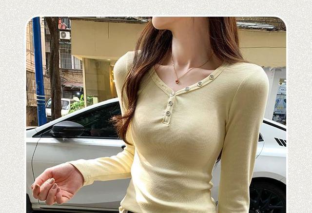 Long-Sleeve V-Neck Slim Fit Tee Product Image