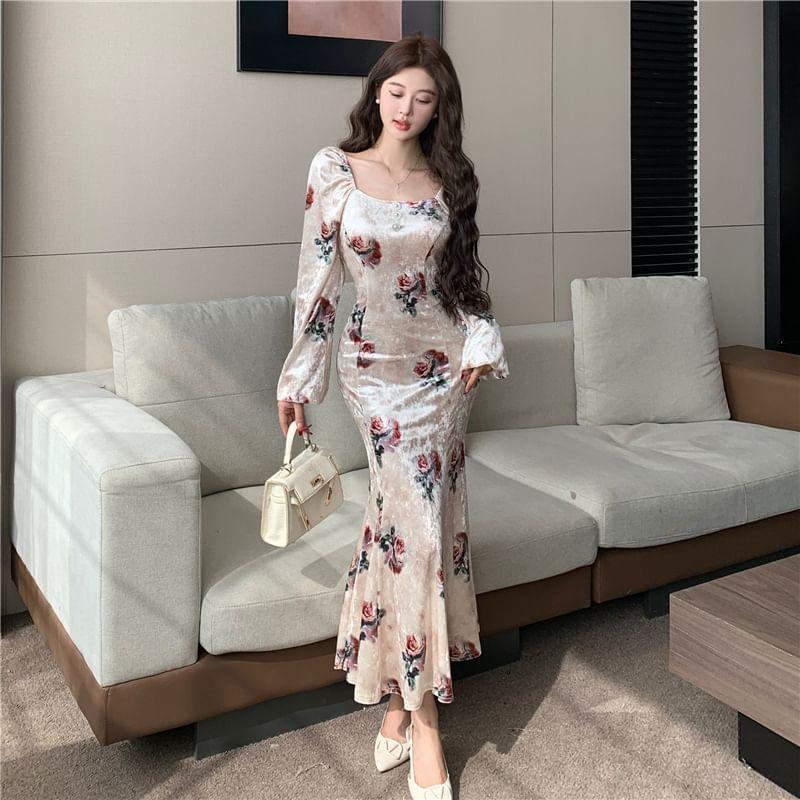 Long-Sleeve Scoop Neck Velvet Floral Mermaid Maxi Dress Product Image