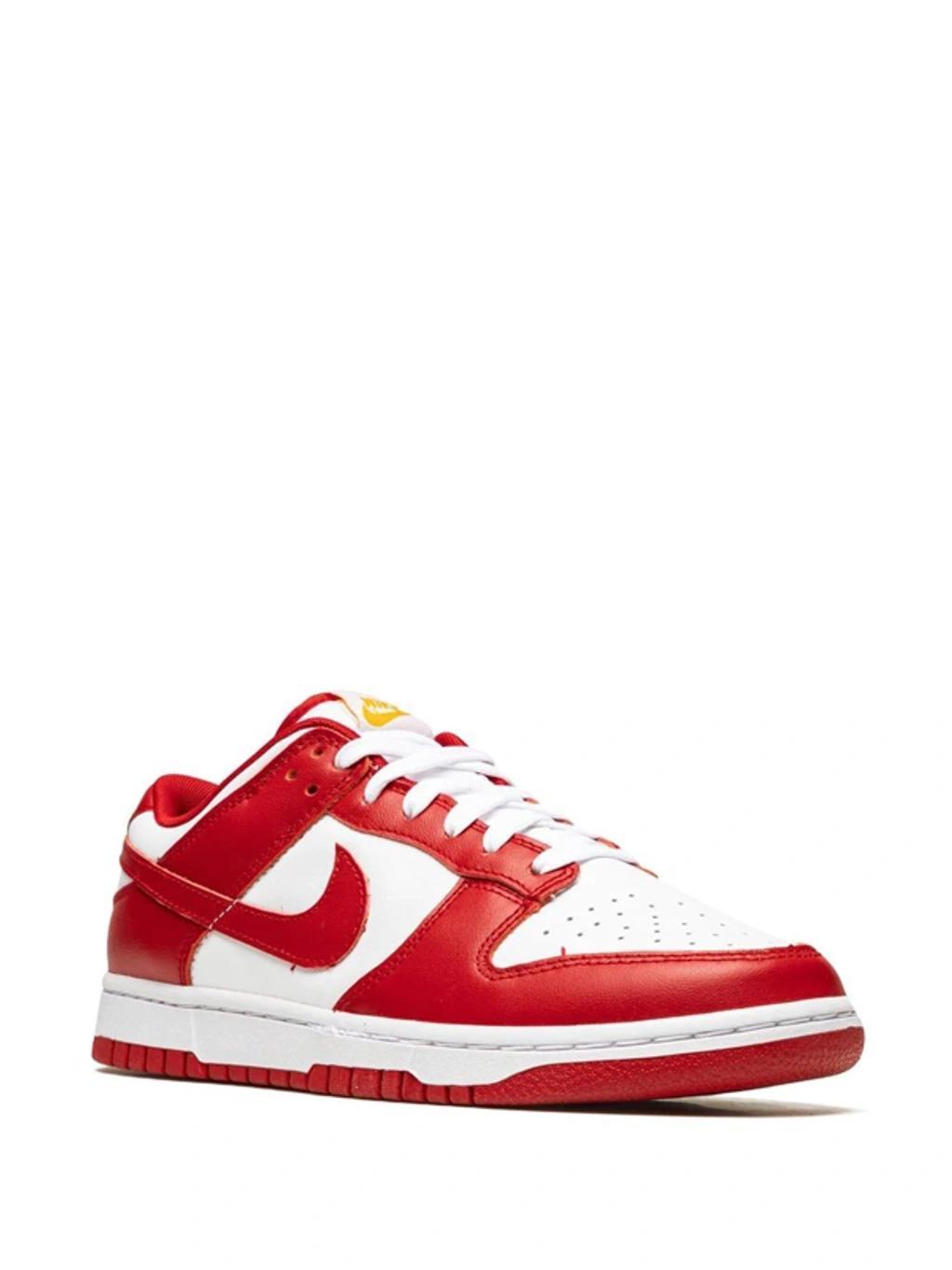 Dunk Low Retro Sneakers In White Product Image