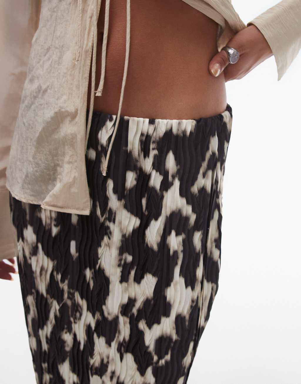 Topshop abstract leopard print plisse midi skirt in brown Product Image