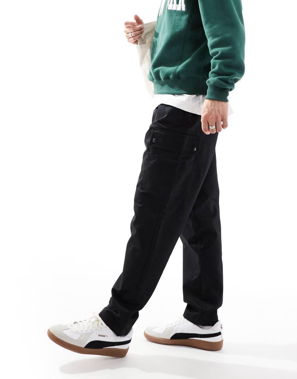 Jack & Jones bill wide fit cargo pants in black Product Image