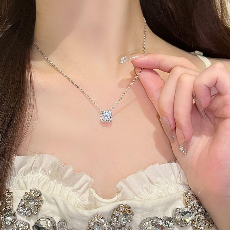 Rhinestone Pendant Alloy Choker Product Image