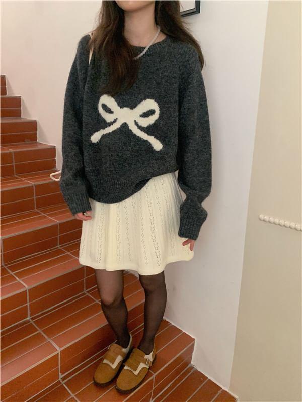 Crew Neck Bow Jacquard Sweater Product Image