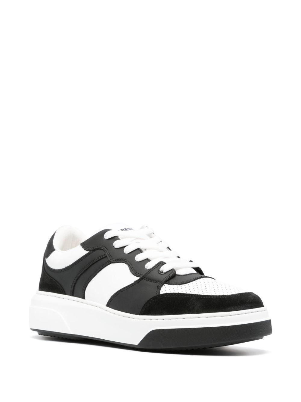 DSQUARED2 Klassische Sneakers In Black Product Image