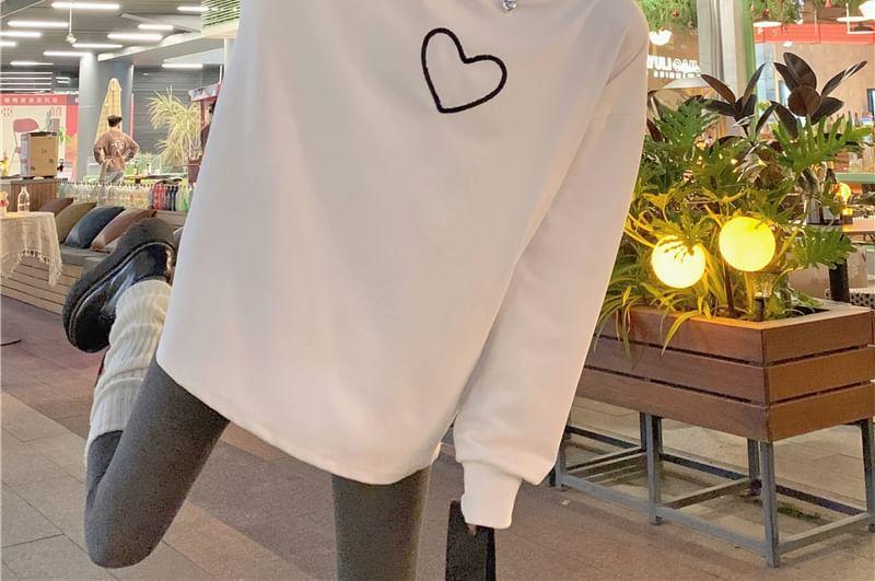 Long-Sleeve Round Neck Heart Embroidered Long T-Shirt Product Image