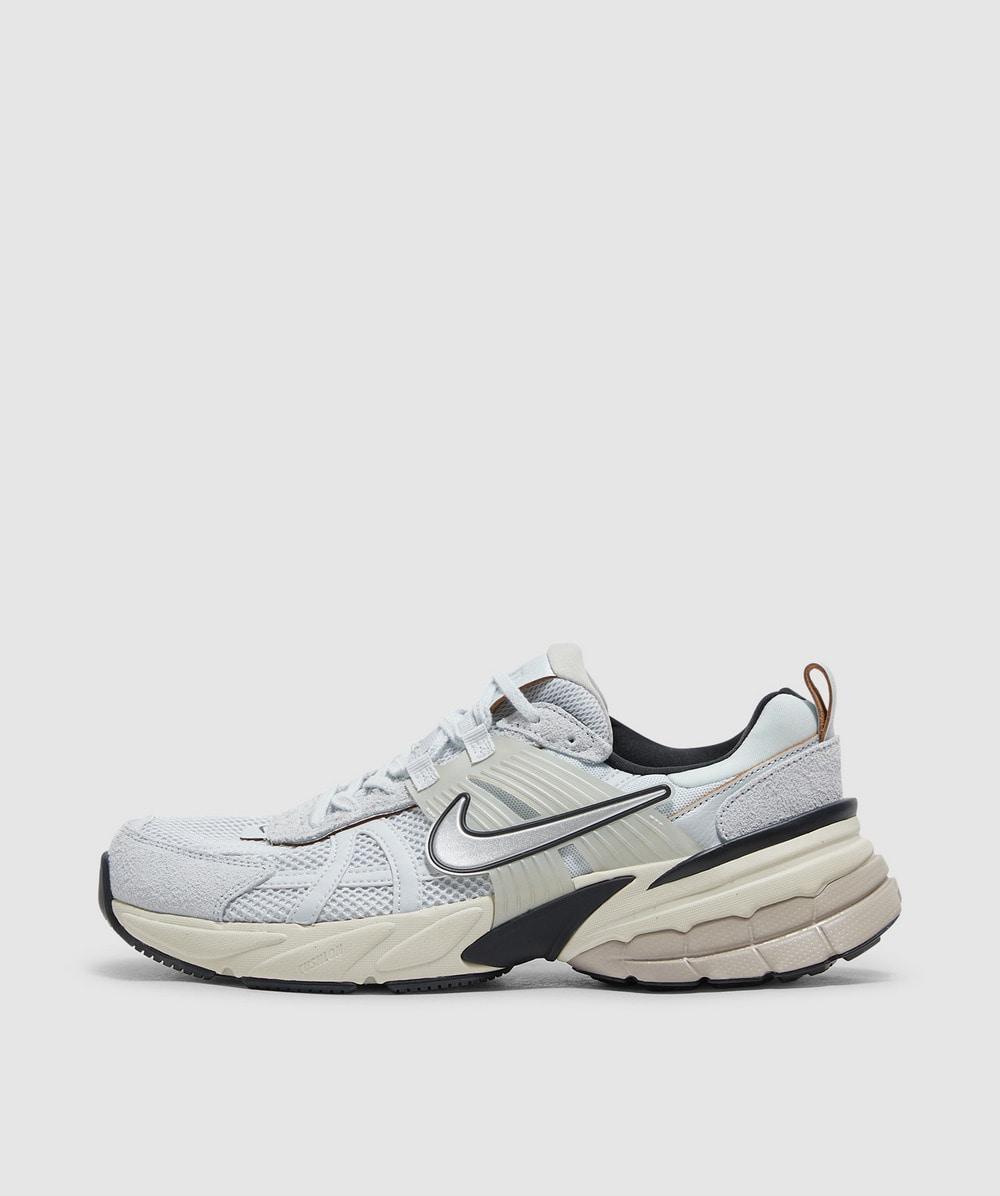 NIKE Wmns V2k Run Sneakers Summit White / Metallic Silver In Pure Platinum/chrome-platinum Tint Product Image