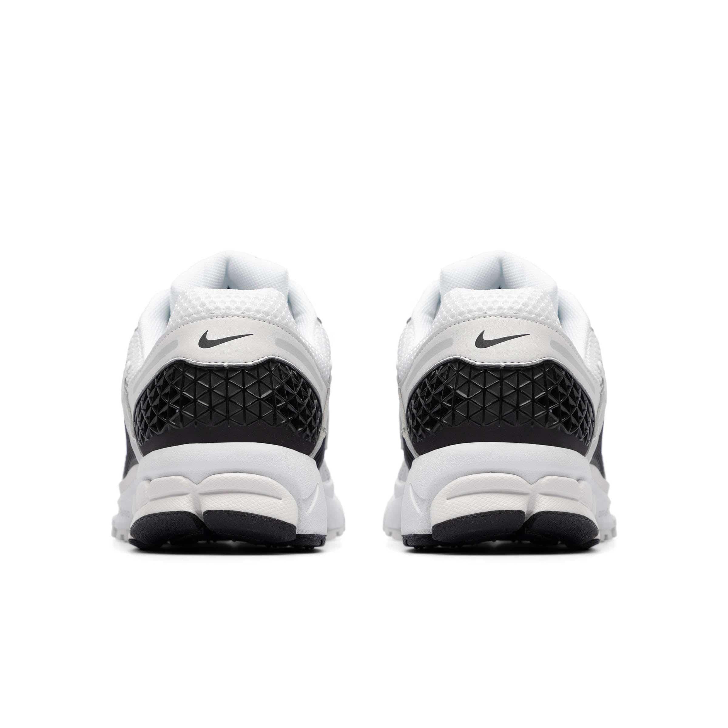 NIKE ZOOM VOMERO 5 Male Product Image