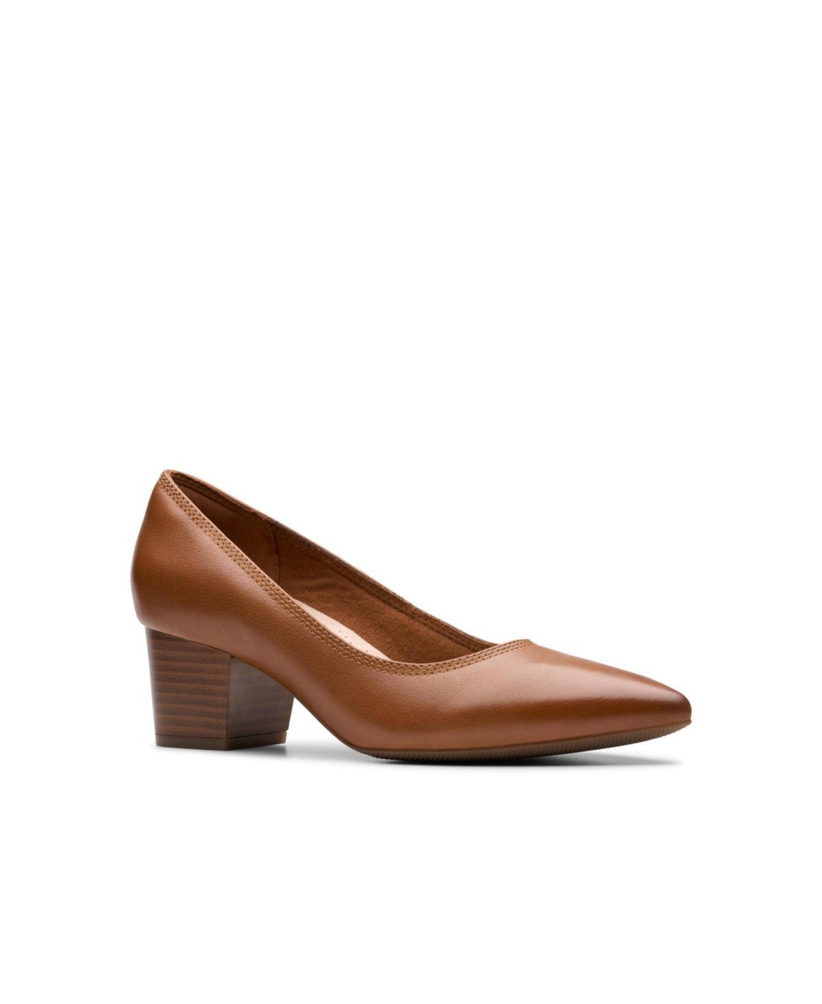 Clarks Ellanie Hope Womens Leather Block Heel Pumps Product Image