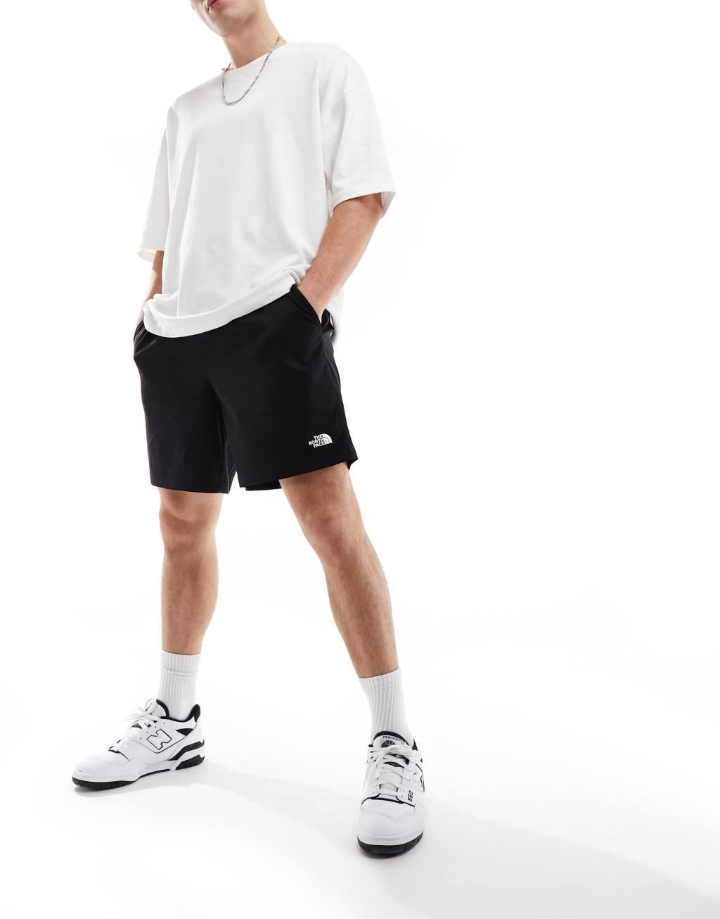 The North Face Class V Pathfinder shorts in black Product Image