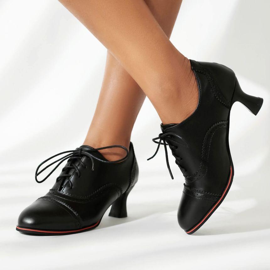 Block Heel Lace-Up Oxford Shoes Product Image