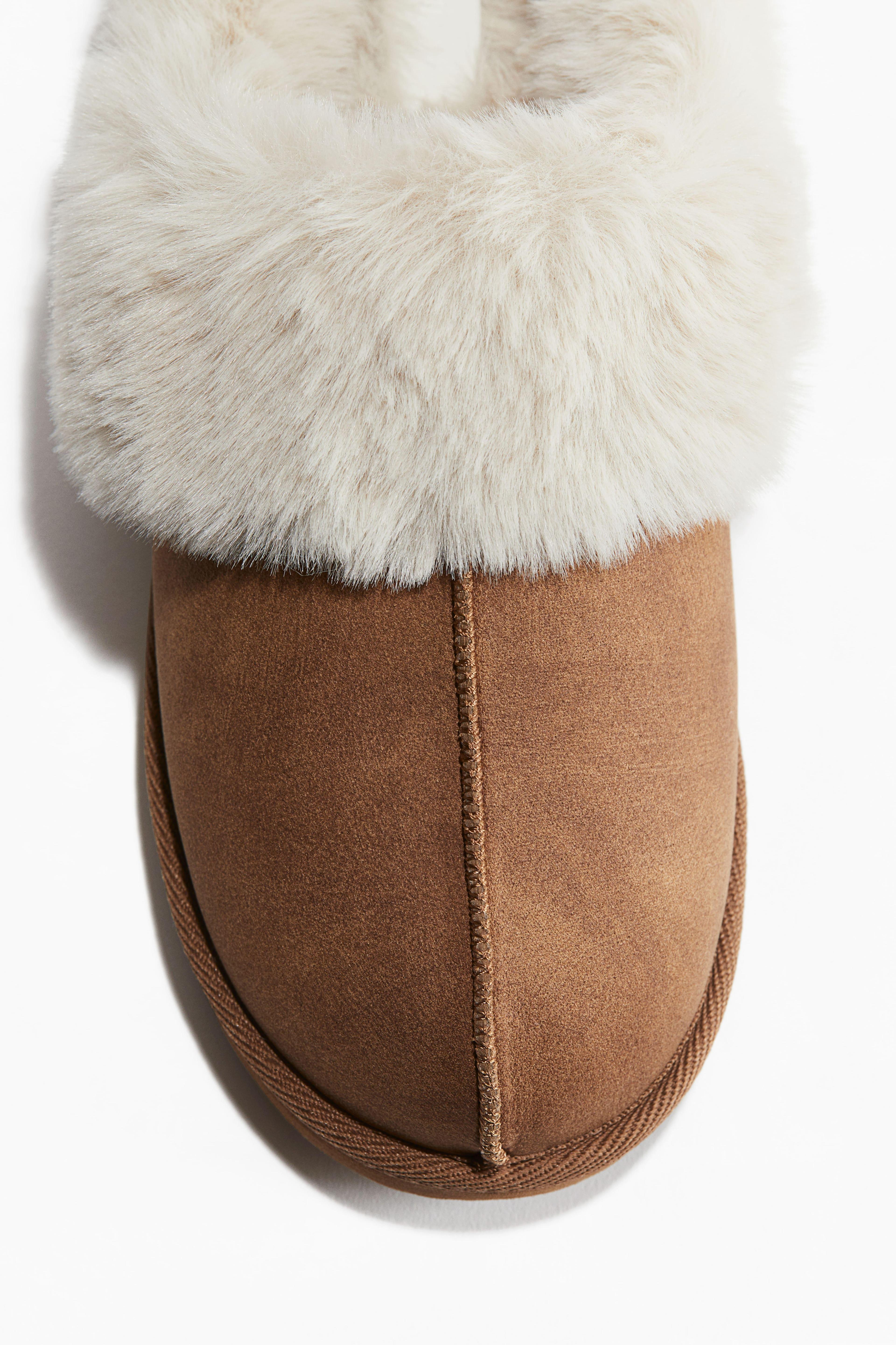 Warm-lined Slippers Product Image