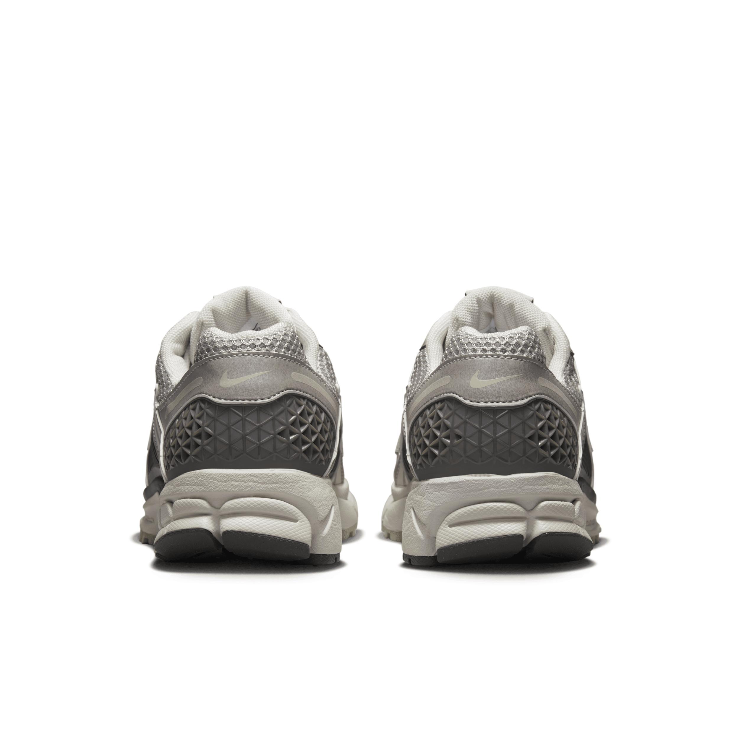 Nike Women's Zoom Vomero 5 Shoes Product Image