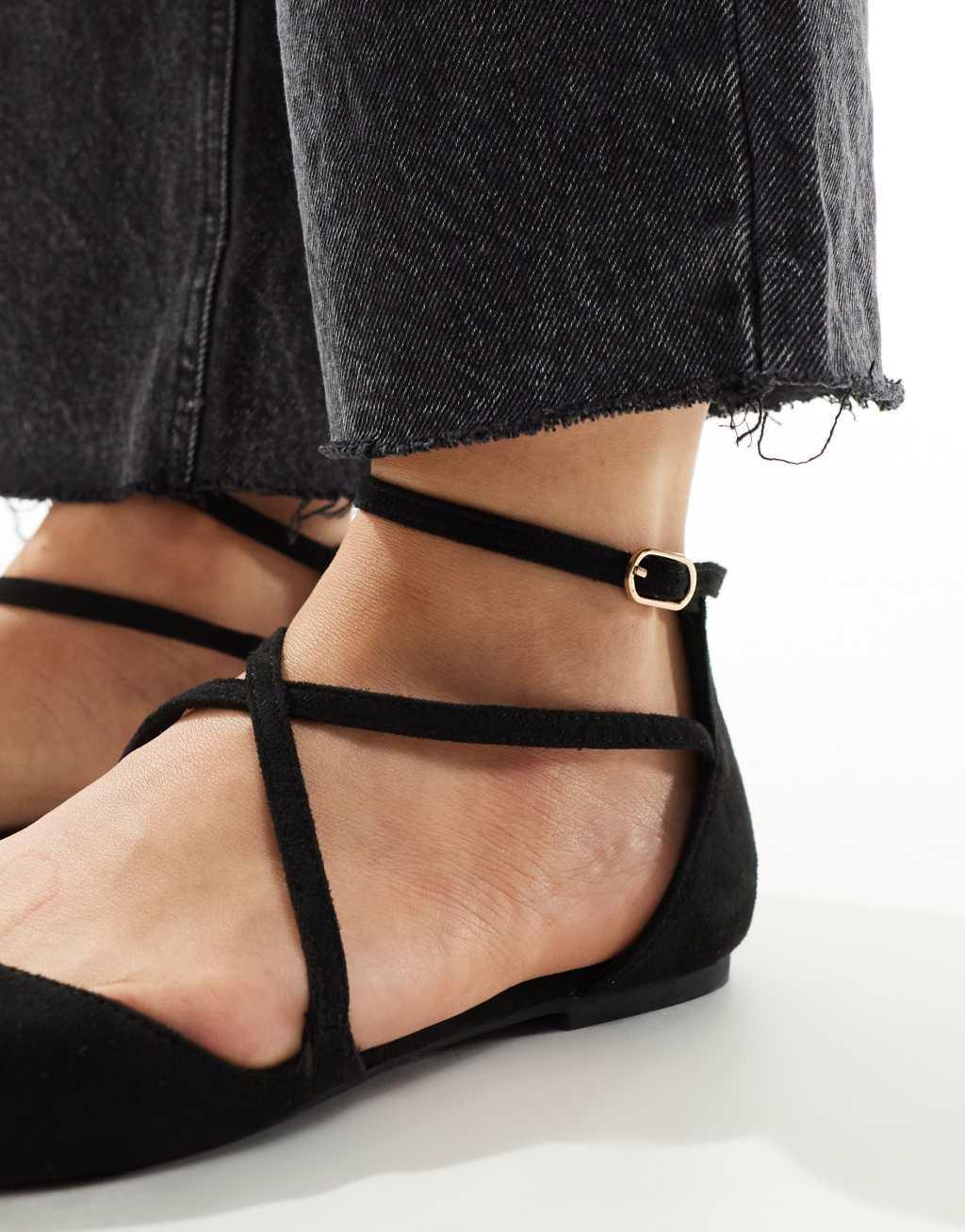 ASOS DESIGN Larna pointed ballet flats in black Product Image