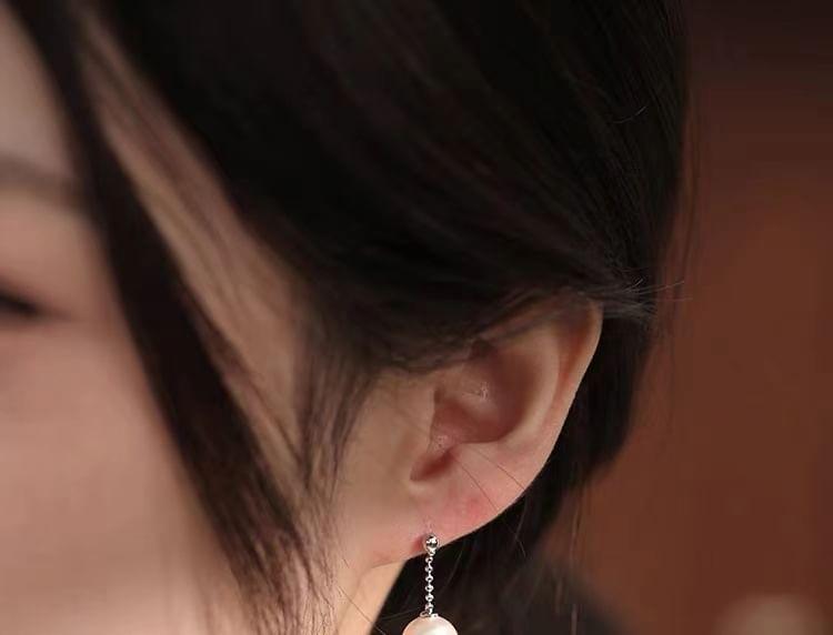 Faux Pearl Dangle Earring Product Image