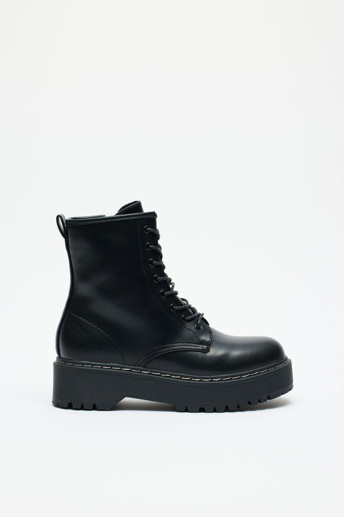 STEVE MADDEN Betty Boots Product Image