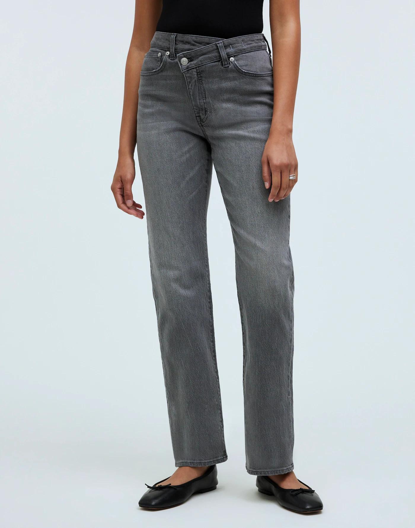 The Petite Curvy '90s Straight Jean in Burwick Wash: Cross-Tab Edition Product Image